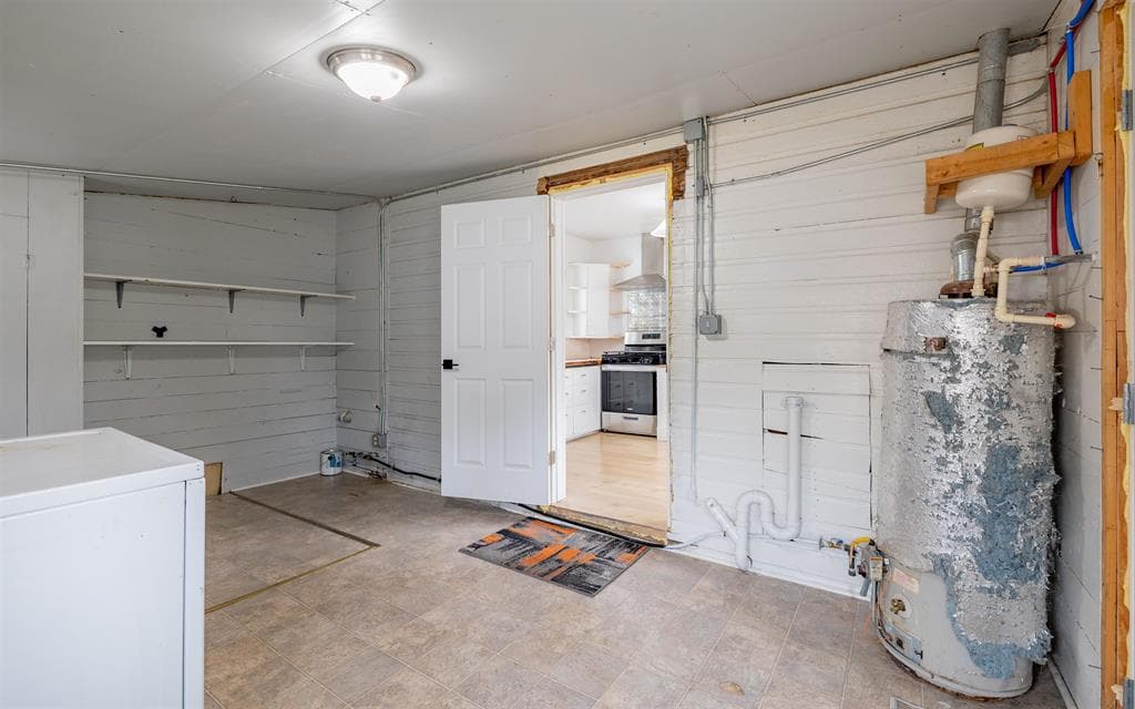 384 S Gilbert St — photo 2 of 25