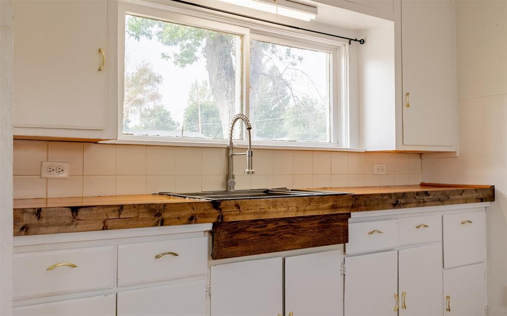 384 S Gilbert St — photo 15 of 25