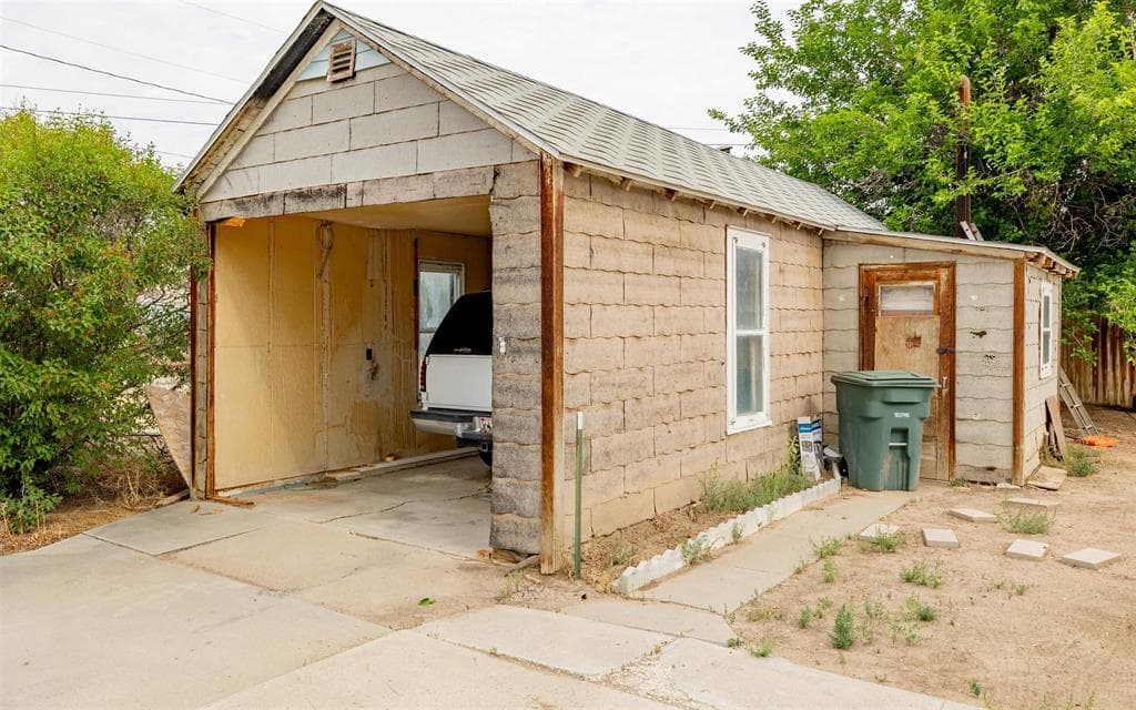 384 S Gilbert St — photo 19 of 25