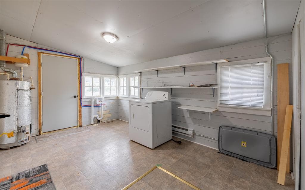 384 S Gilbert St — photo 3 of 25