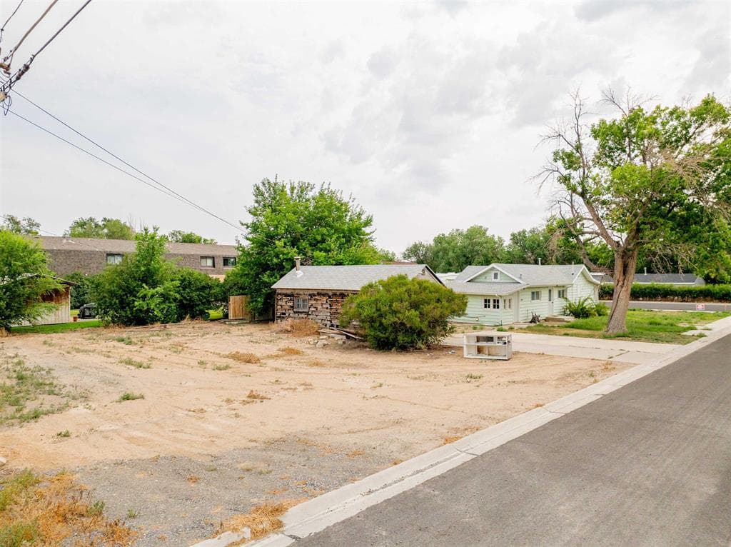 384 S Gilbert St — photo 23 of 25