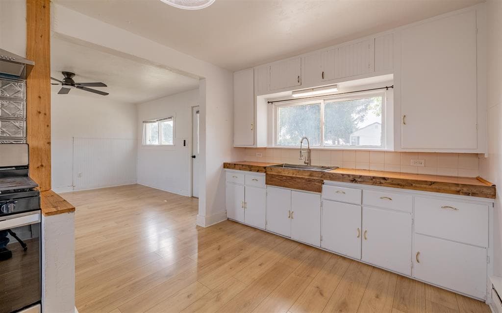 384 S Gilbert St — photo 5 of 25