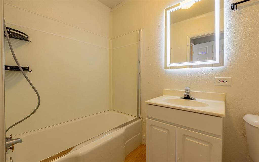 384 S Gilbert St — photo 8 of 25