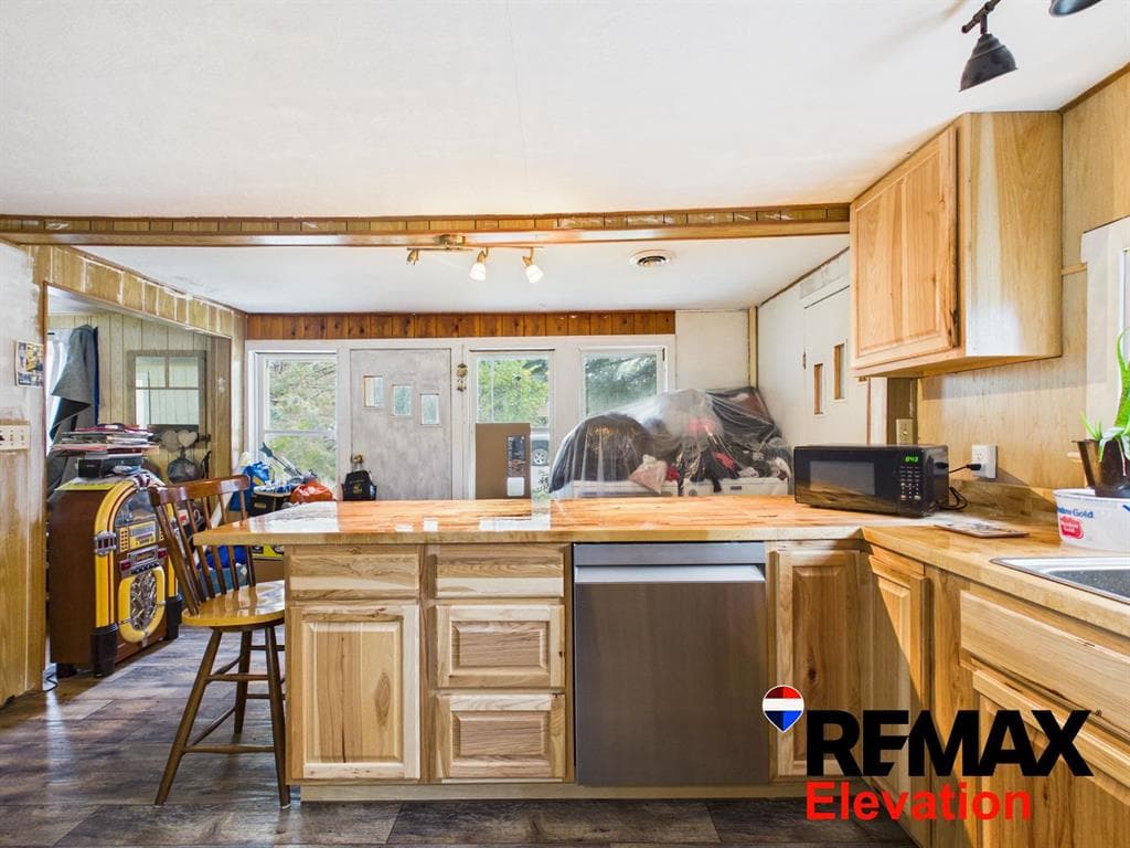719 Montana Ave — photo 11 of 22