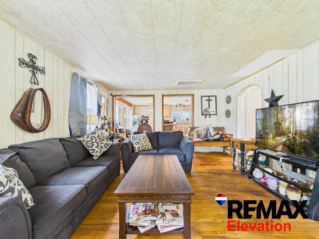 719 Montana Ave — photo 14 of 22
