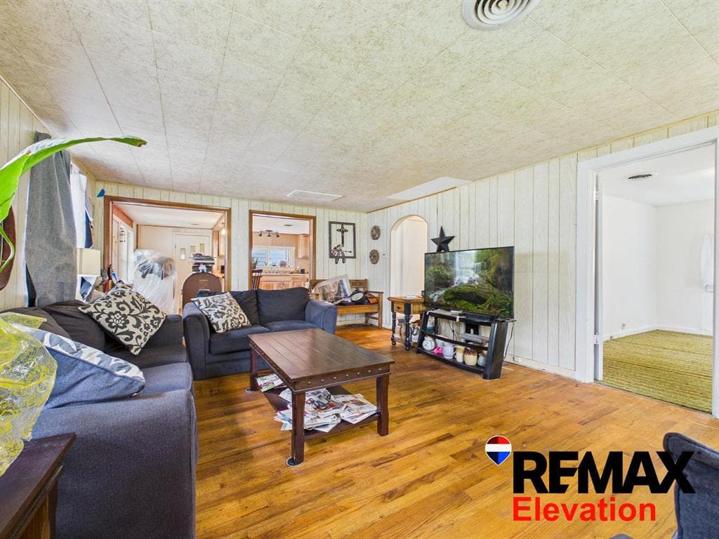 719 Montana Ave — photo 15 of 22