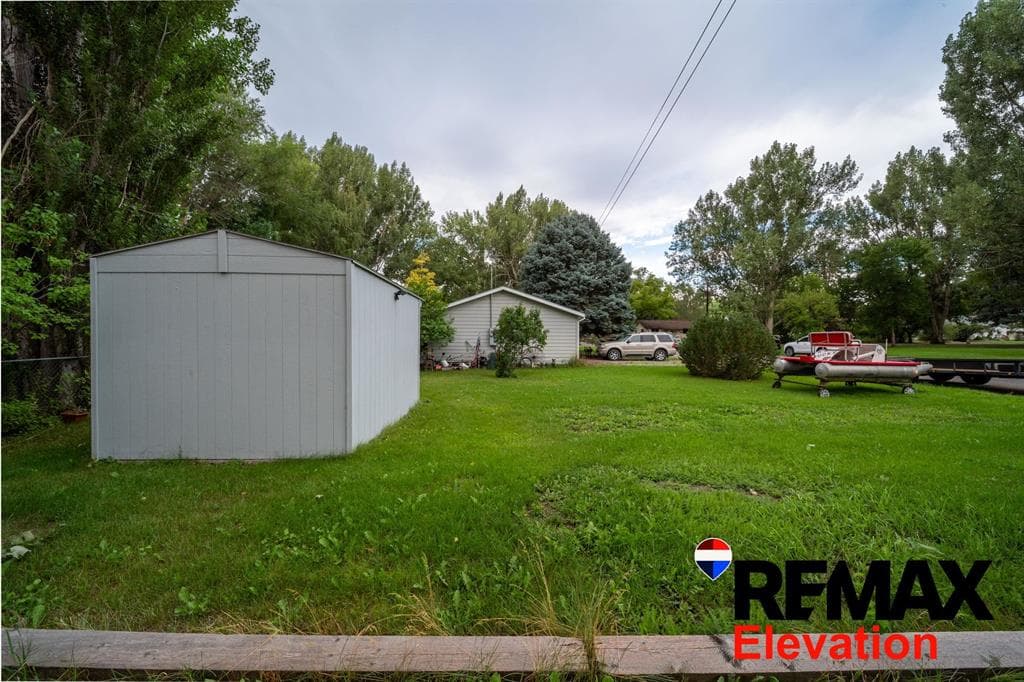 719 Montana Ave — photo 7 of 22