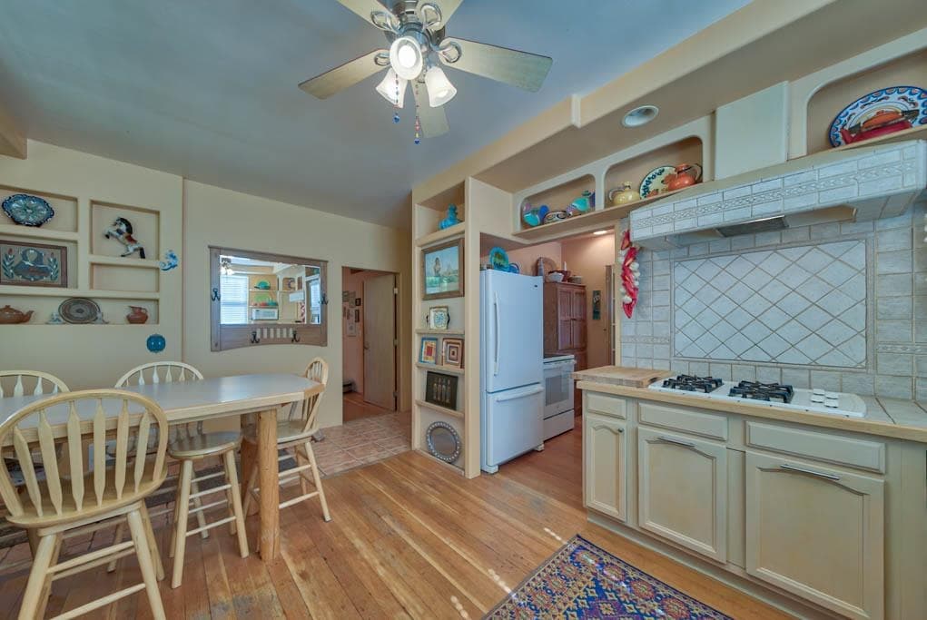 920 Coburn Ave — photo 13 of 25