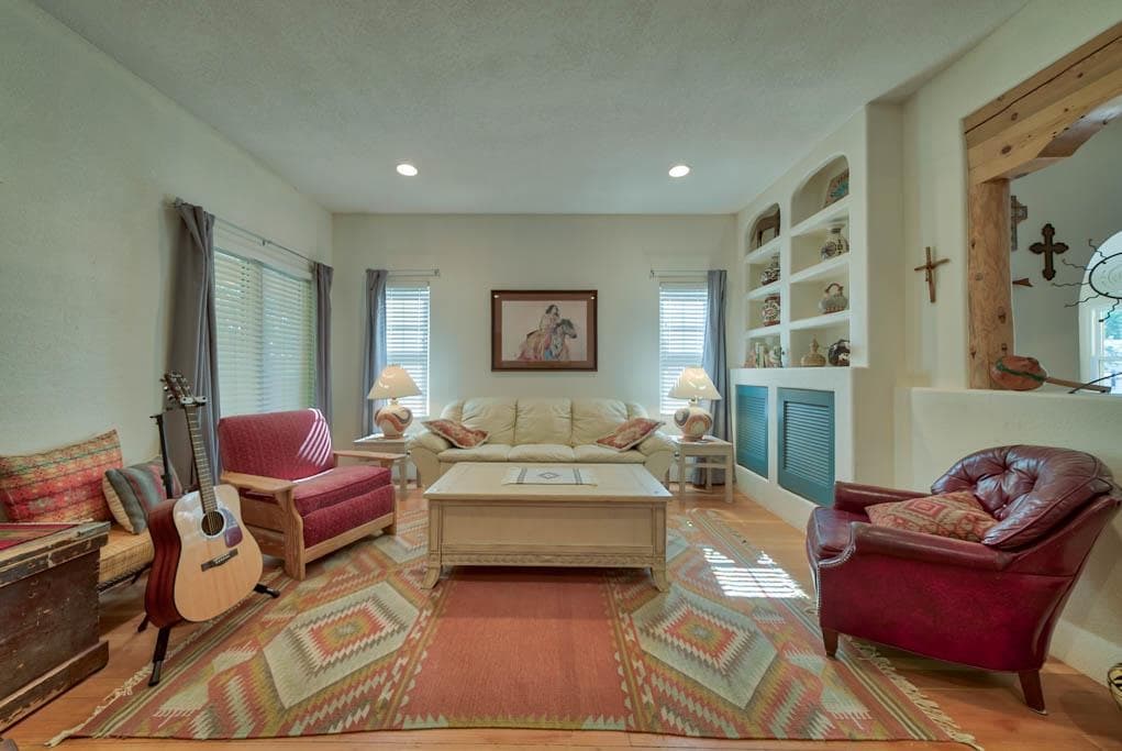920 Coburn Ave — photo 3 of 25