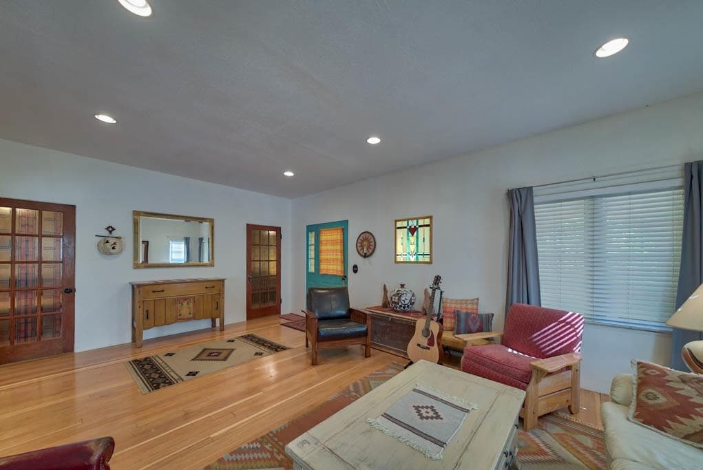 920 Coburn Ave — photo 5 of 25