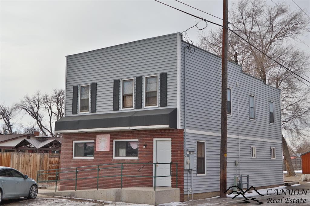450 Montana Ave — photo 2 of 25