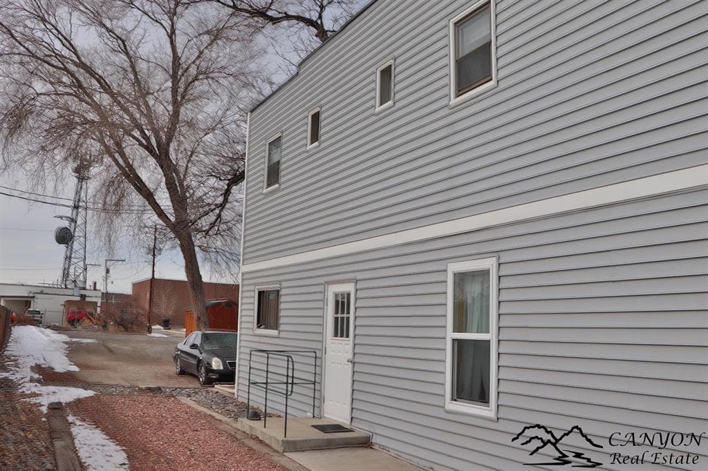 450 Montana Ave — photo 20 of 25