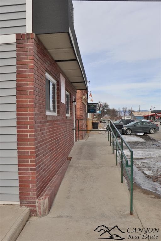 450 Montana Ave — photo 3 of 25