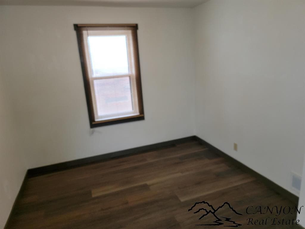 450 Montana Ave — photo 23 of 25