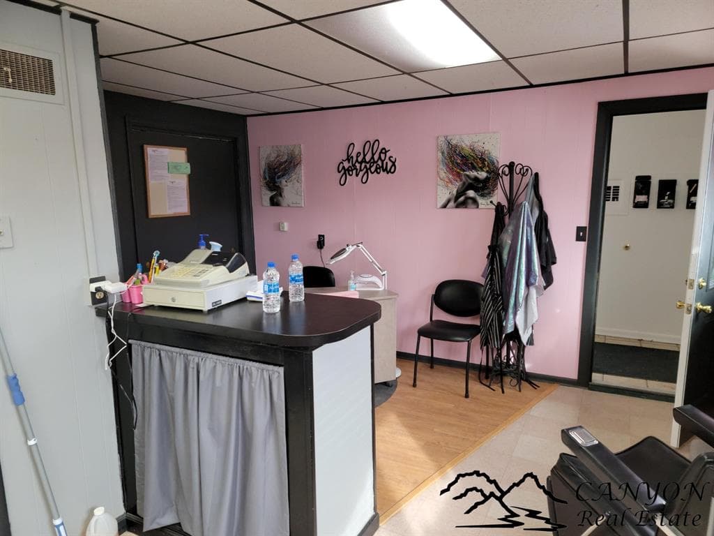 450 Montana Ave — photo 6 of 25