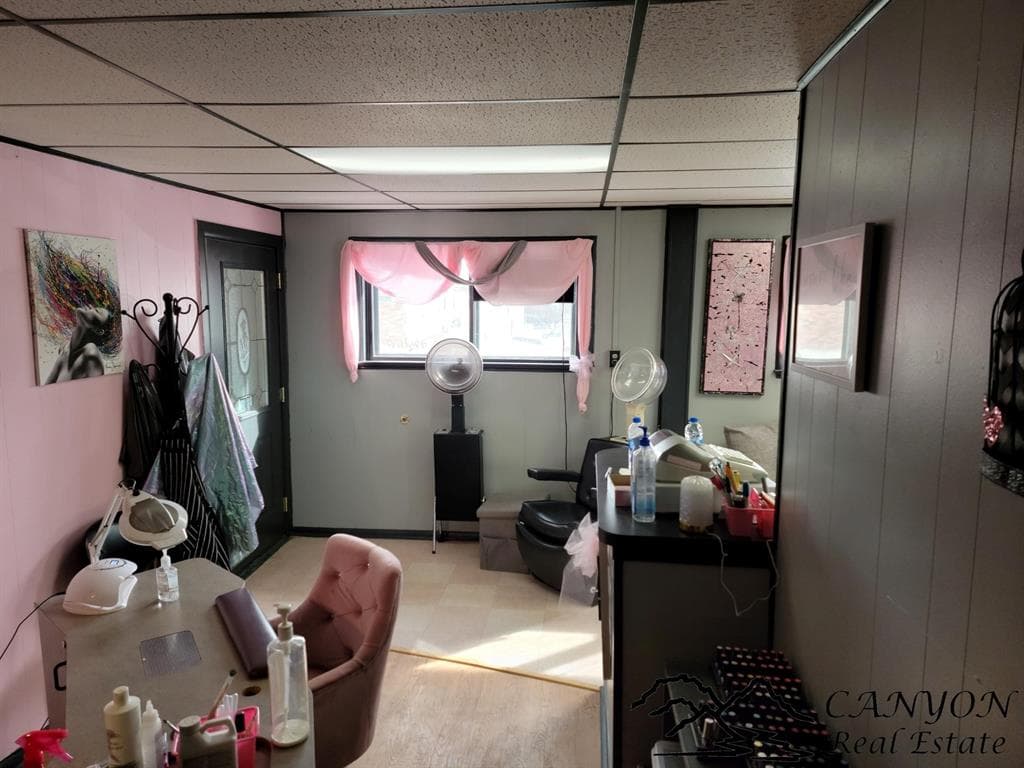 450 Montana Ave — photo 7 of 25