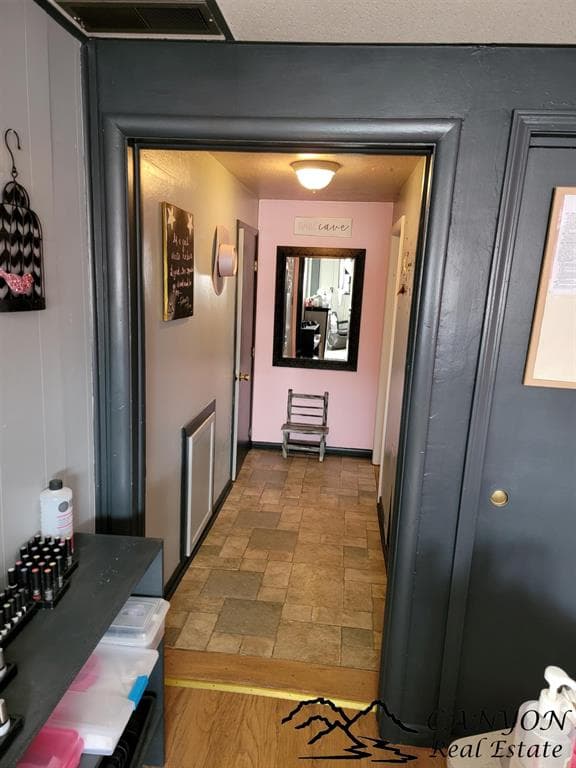 450 Montana Ave — photo 8 of 25