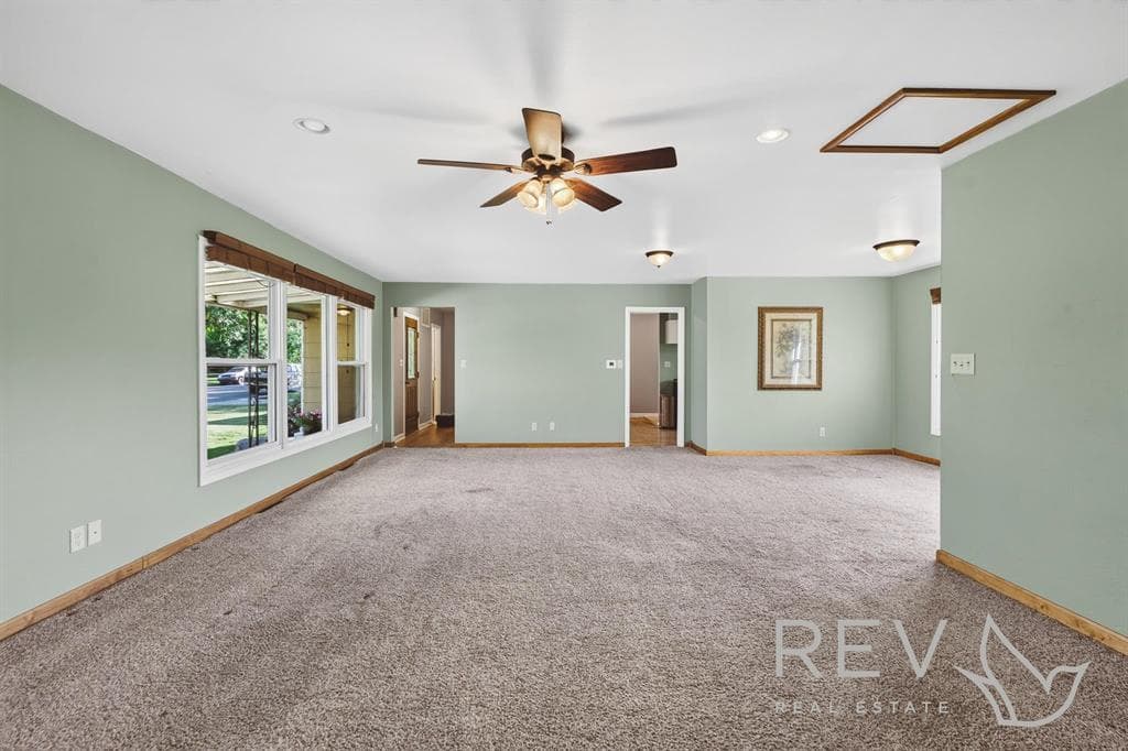 2125 Kerper Blvd., N — photo 13 of 25