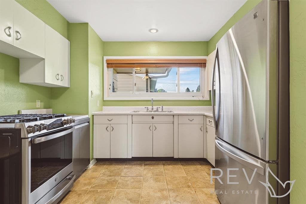 2125 Kerper Blvd., N — photo 14 of 25