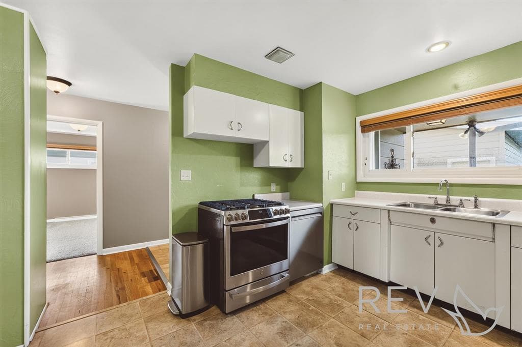 2125 Kerper Blvd., N — photo 15 of 25