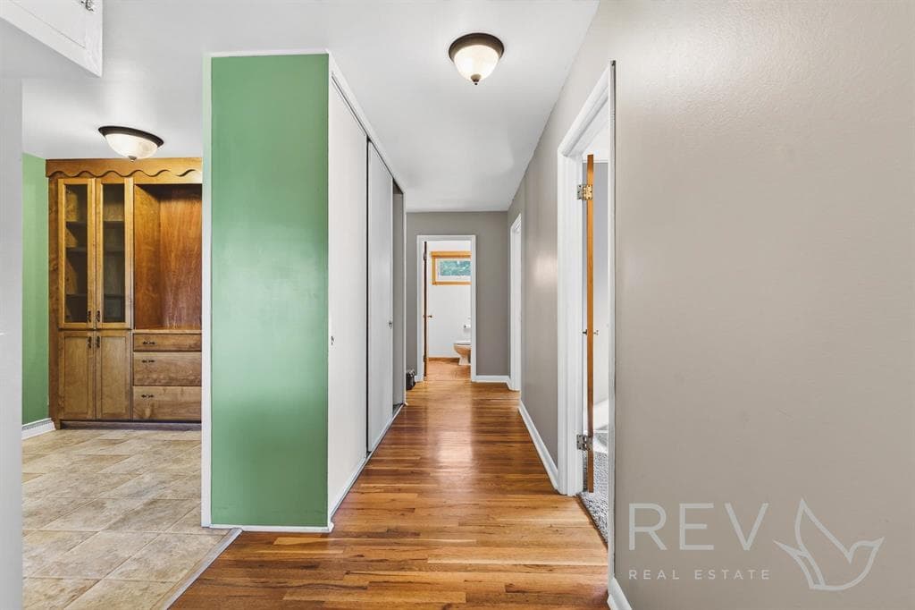 2125 Kerper Blvd., N — photo 18 of 25