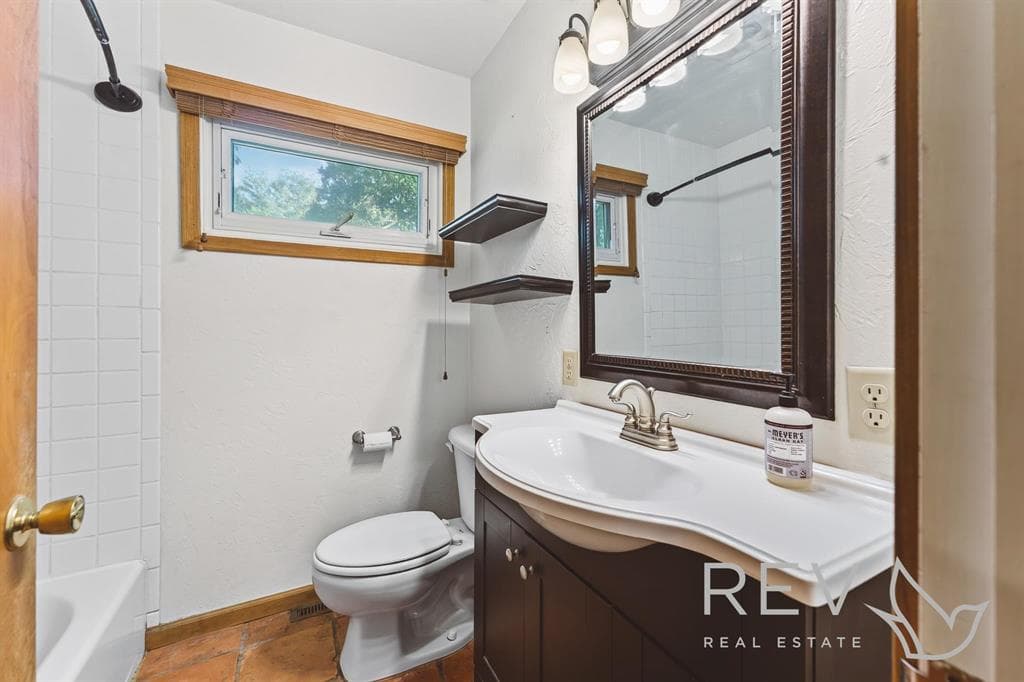 2125 Kerper Blvd., N — photo 19 of 25