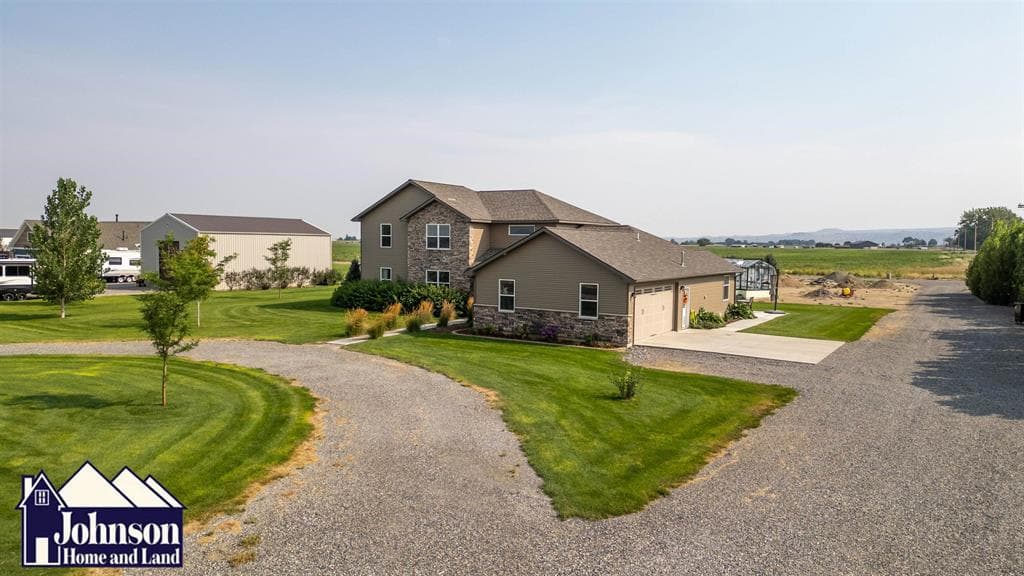 2 Cora Ln — photo 2 of 25