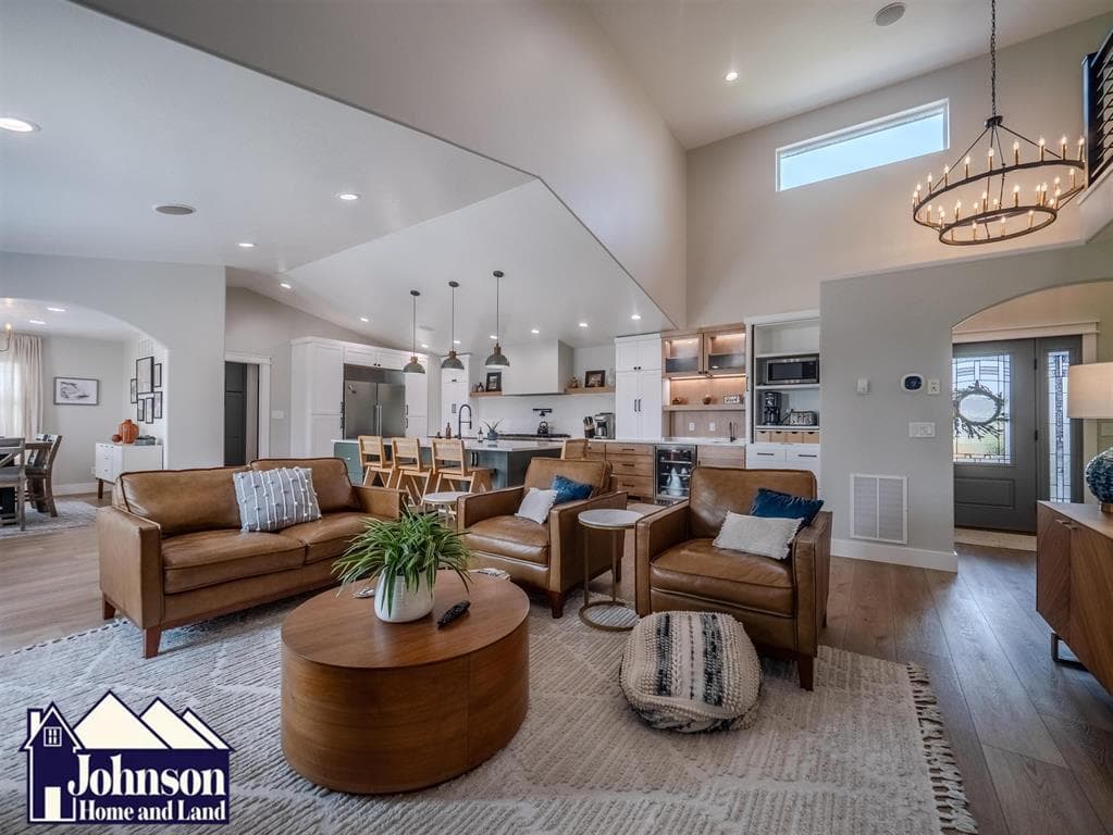 2 Cora Ln — photo 8 of 25
