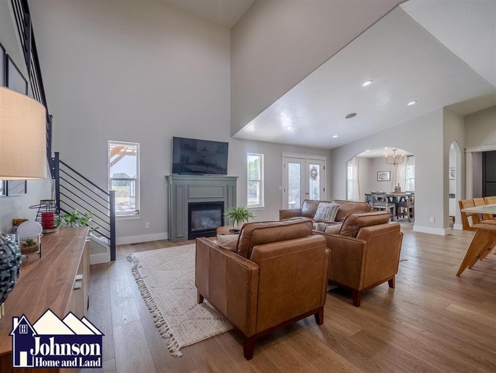 2 Cora Ln — photo 9 of 25