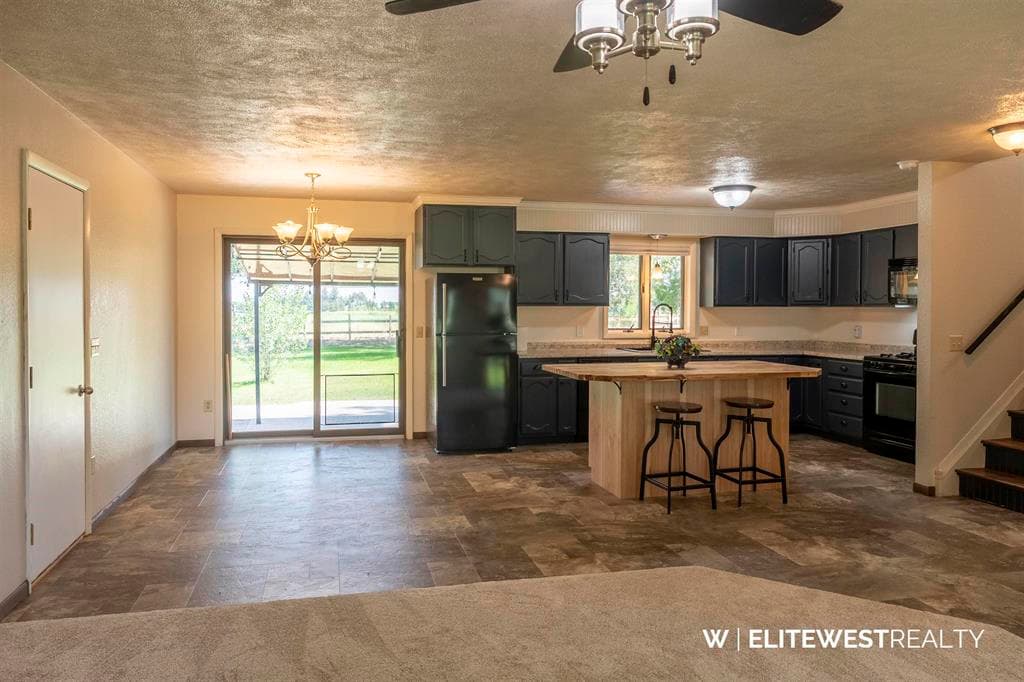 871 E Christy Ln — photo 2 of 25