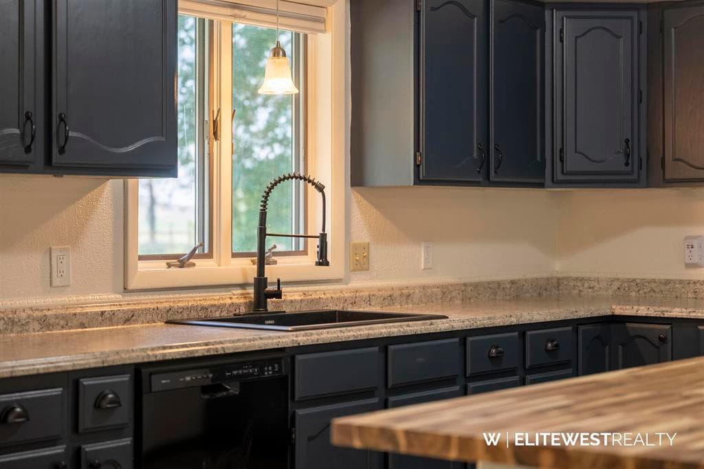 871 E Christy Ln — photo 8 of 25