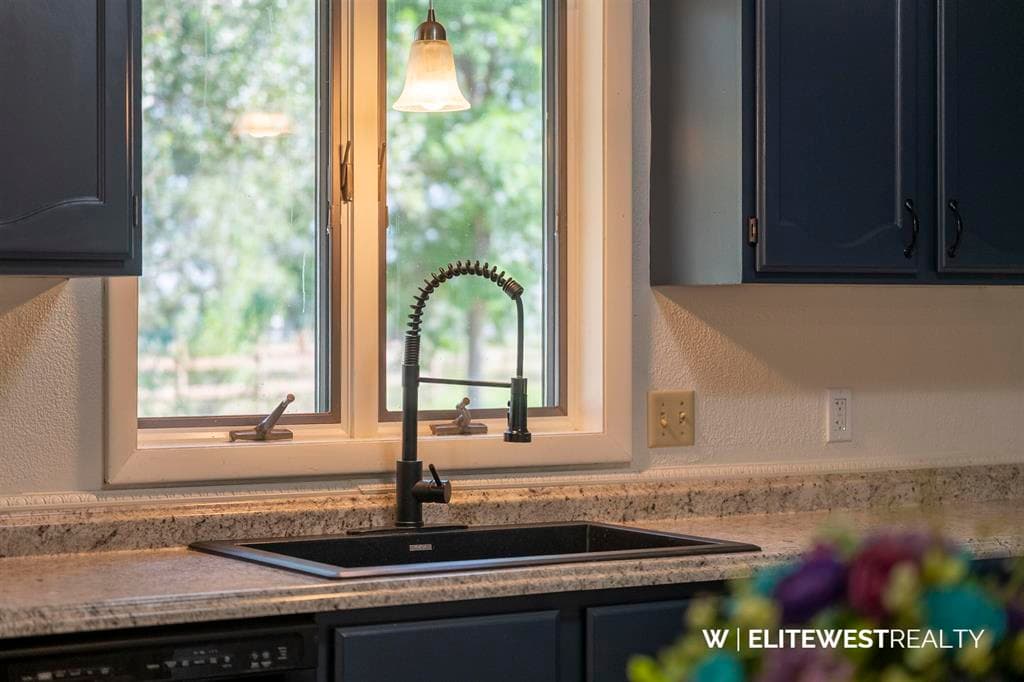 871 E Christy Ln — photo 9 of 25