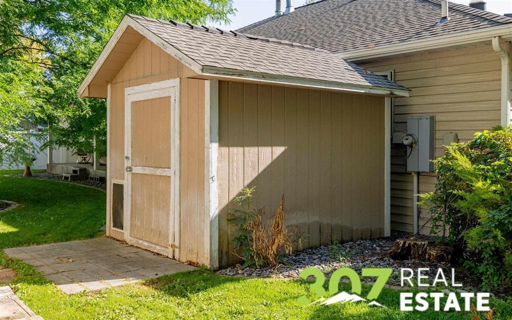 594 Grand St — photo 19 of 25