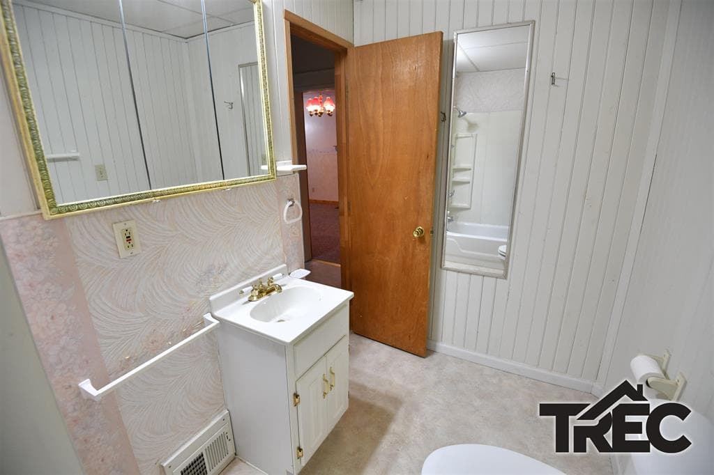 514 Avenue E — photo 14 of 22