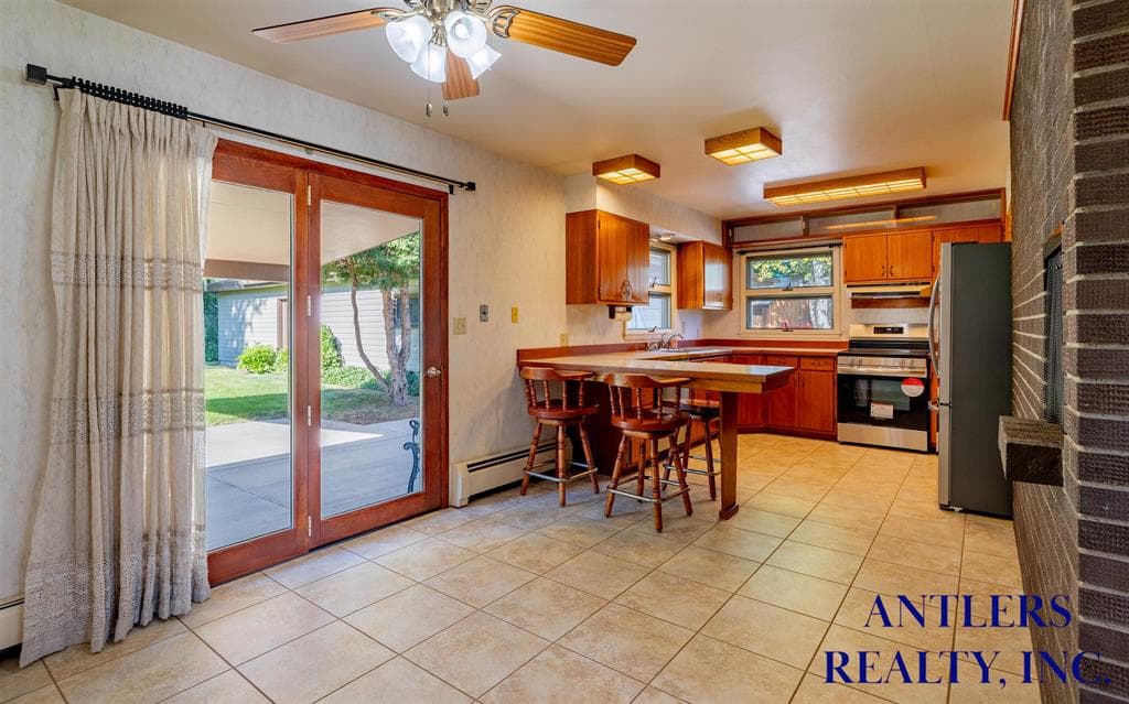 920 Aspen Dr — photo 4 of 25