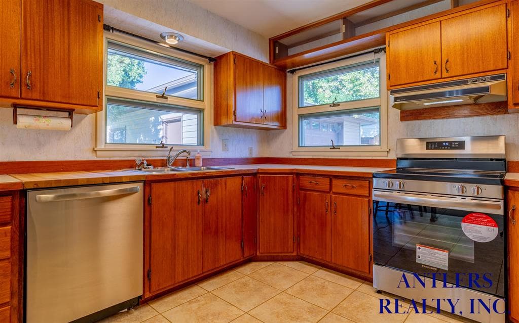 920 Aspen Dr — photo 6 of 25