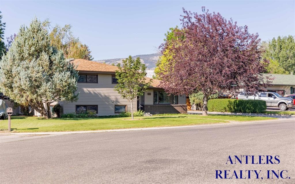 920 Aspen Dr — photo 10 of 25