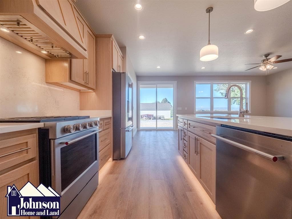 101 W 10th St — photo 13 of 25