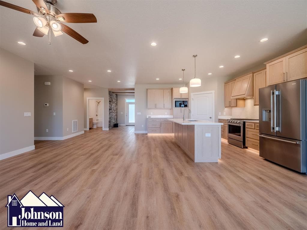 101 W 10th St — photo 17 of 25