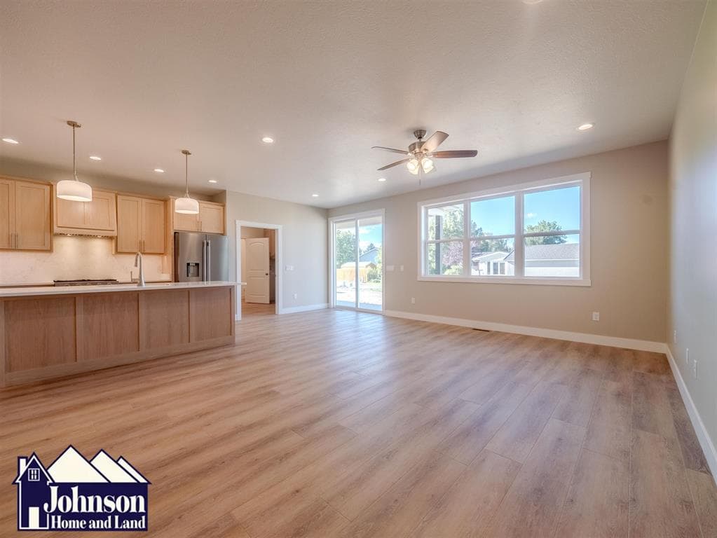 101 W 10th St — photo 18 of 25