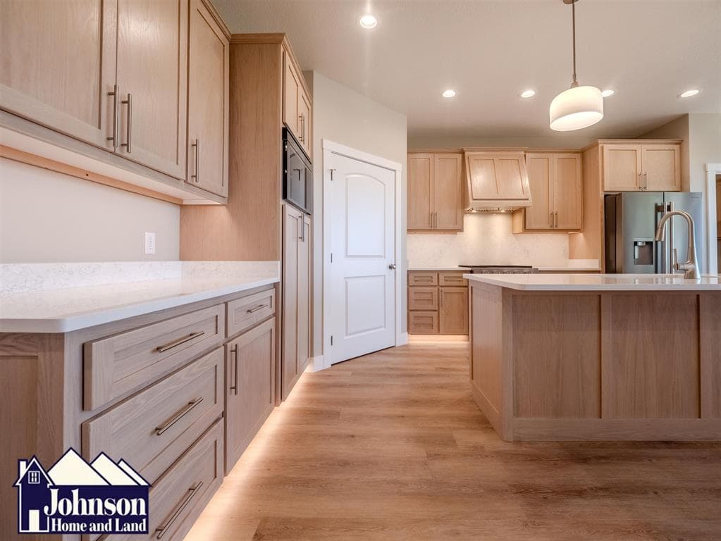 101 W 10th St — photo 10 of 25