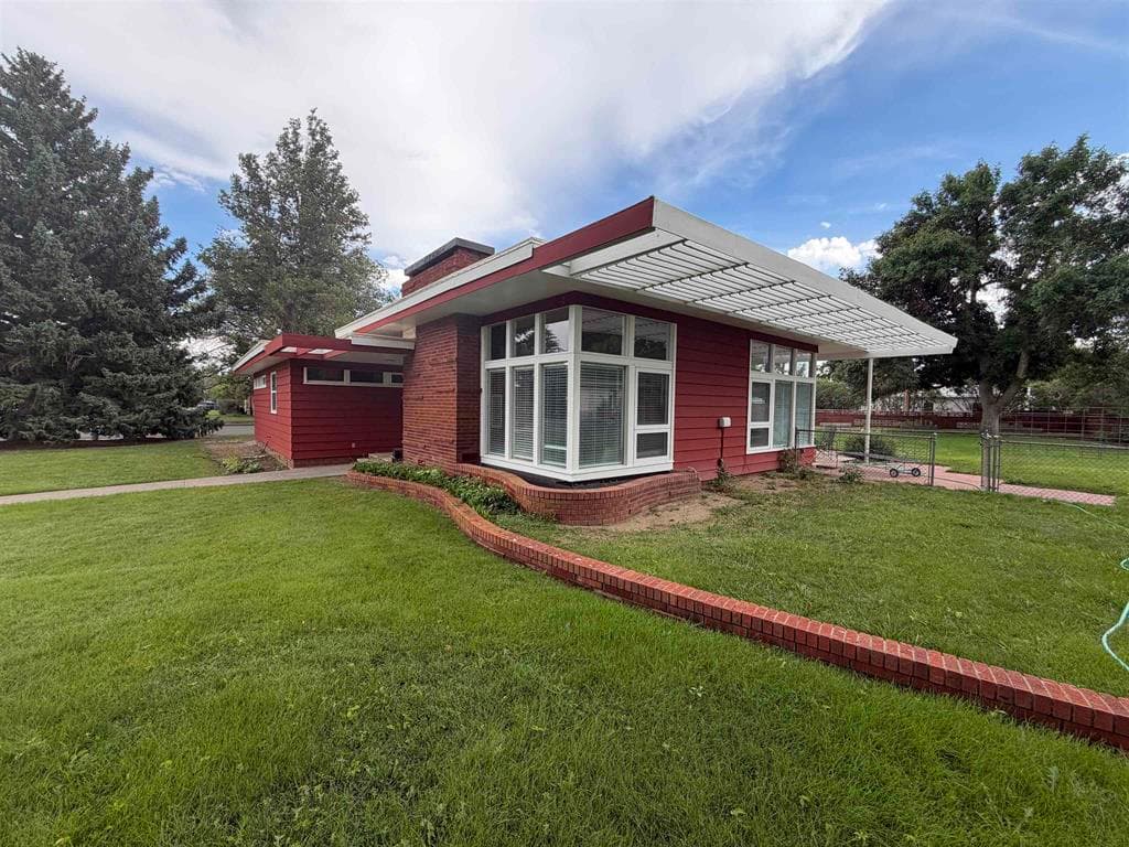 501 Circle Dr W photo 1