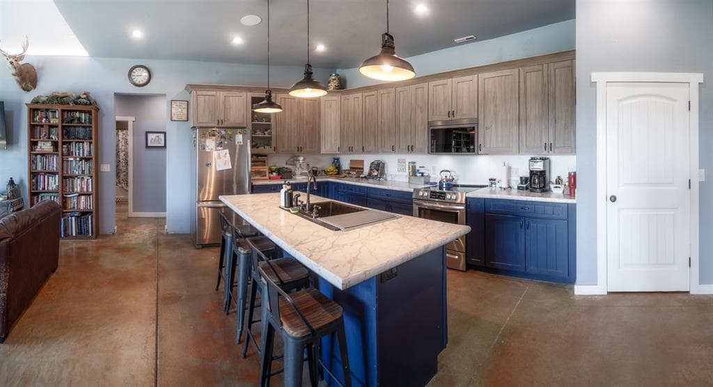 646 Bear Lane — photo 4 of 25