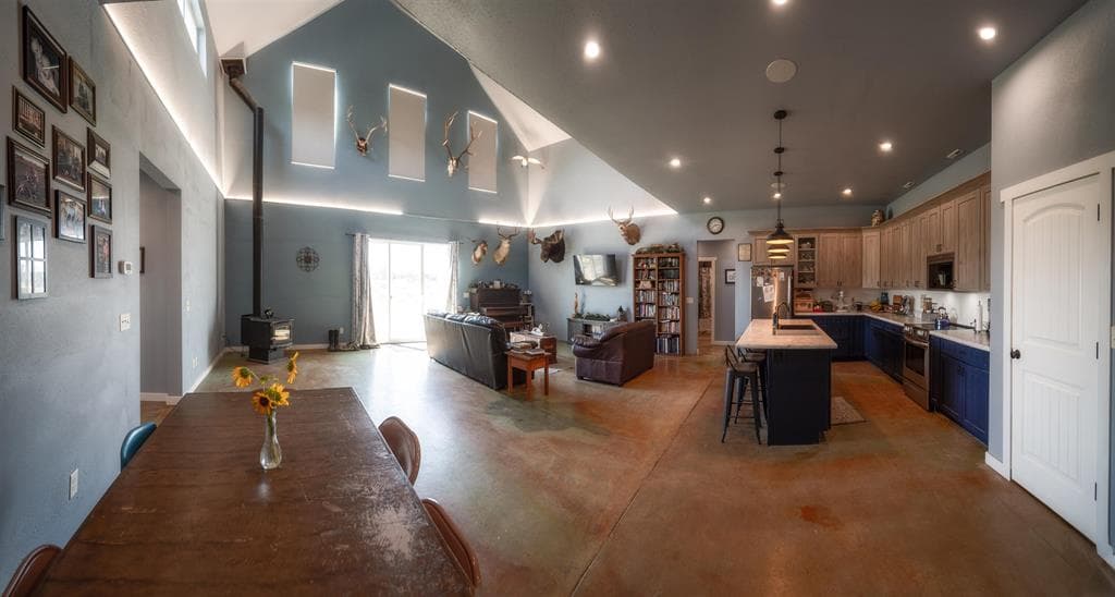646 Bear Lane — photo 6 of 25