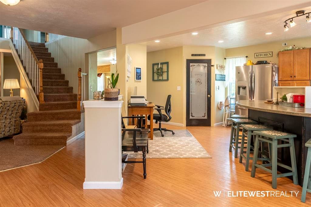 242 W Platte — photo 12 of 25