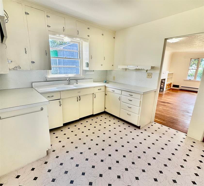 821 Howell Ave — photo 15 of 25