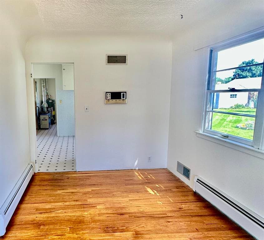 821 Howell Ave — photo 10 of 25