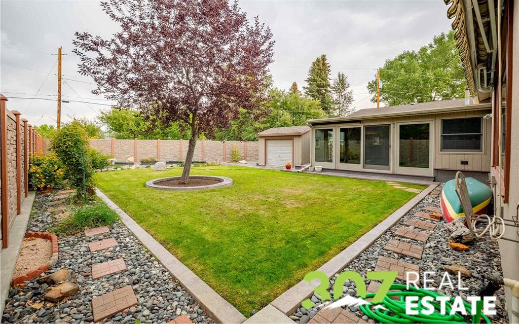 1225 Meadow Ln Ct — photo 4 of 25