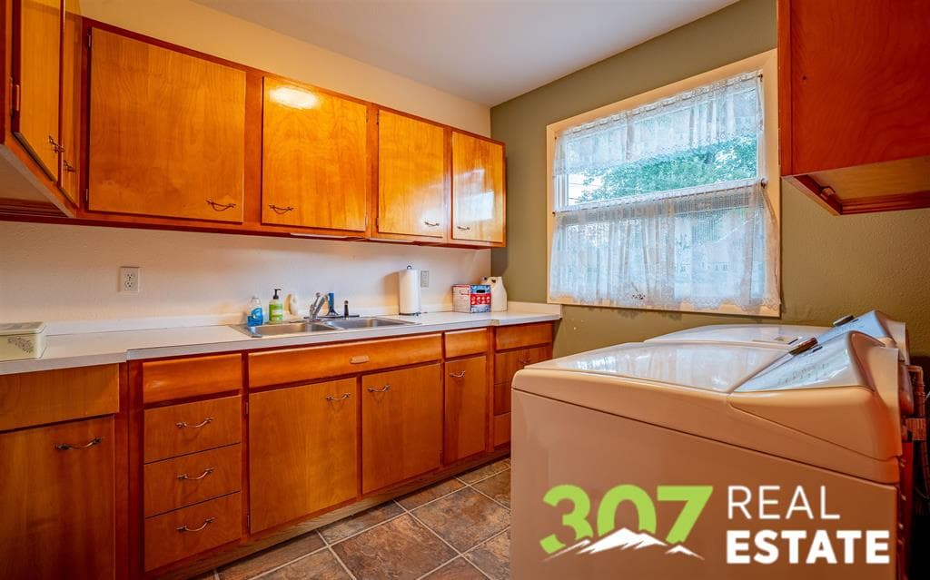 1225 Meadow Ln Ct — photo 9 of 25
