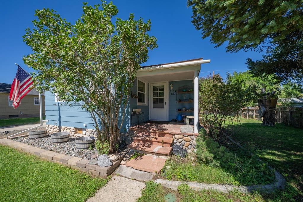 2105 Stampede Ave — photo 2 of 25